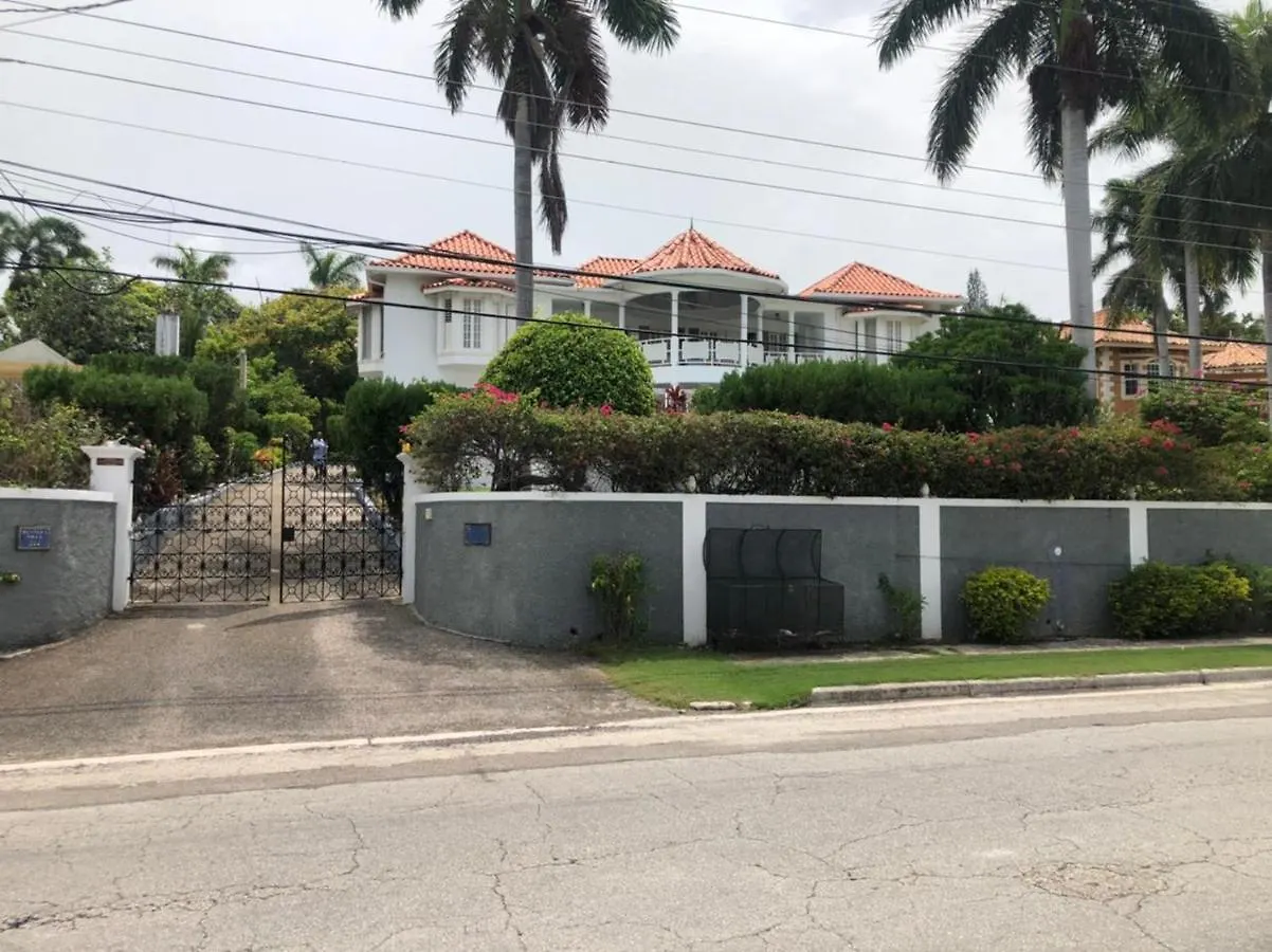 Hunters Villa Montego Bay Guest house