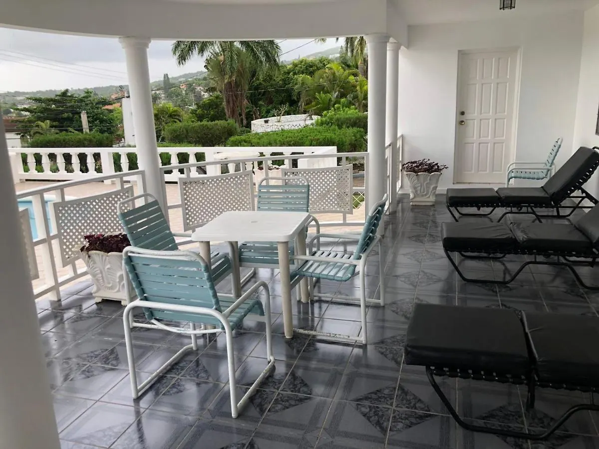 Hunters Villa Montego Bay Guest house